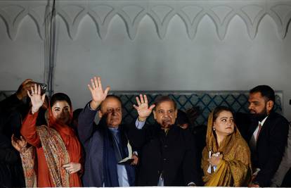 FOTO Bivši pakistanski premijer proglasio pobjedu na izborima