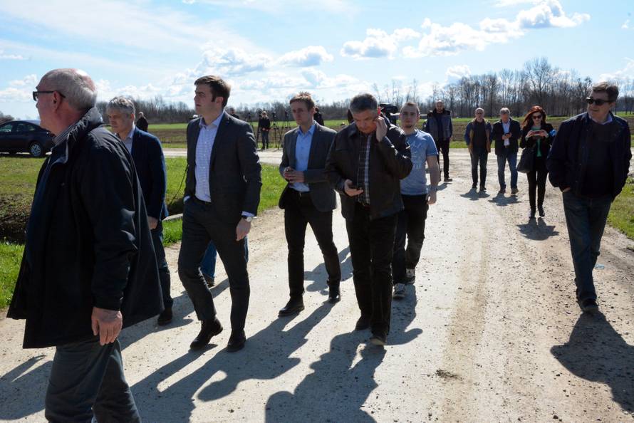 Duspara: Kasni nalaz vode, što krijete? Ćorić: Destruktivni ste