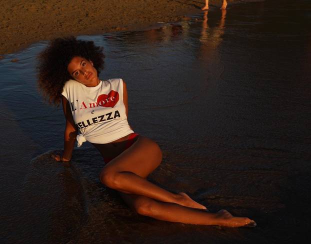 Bujnoj manekenki ne smetaju centimetri talijanske zvijezde