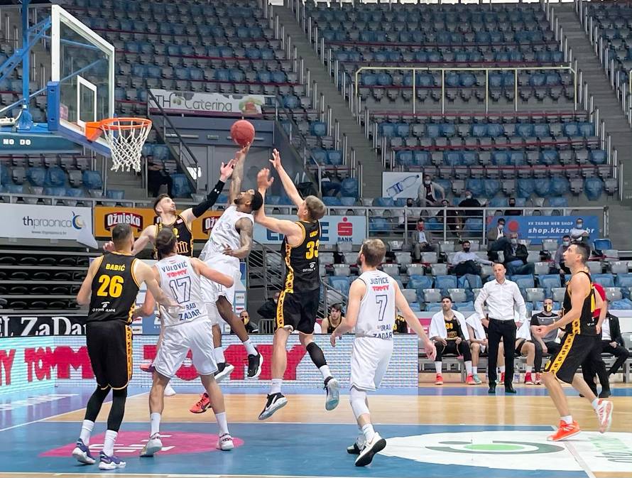 Zadrani razbili Split u Višnjiku