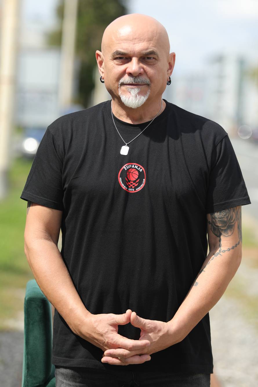 Osijek: Glazbenik Pero Galić