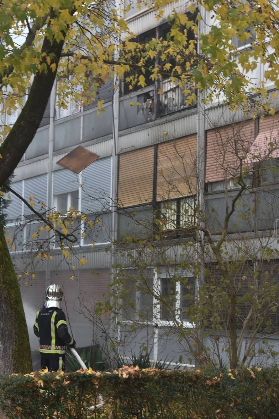 Zagreb: U ranojutarnjim satima izgorio stan u Zapruđu