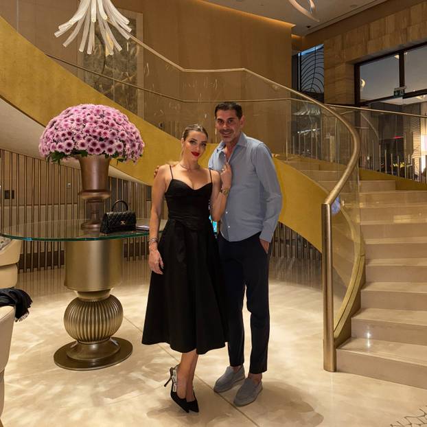 FOTO Naša prekrasna novinarka zaljubila se u ikonu Reala. Brak im je kao iz bajke, dobili i sina