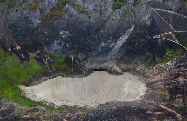 Imotski: Presušilo je  Modro jezero