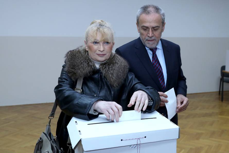 Zagreb: Gradonačelnik Milan Bandić glasovao na predsjedničkim izborima