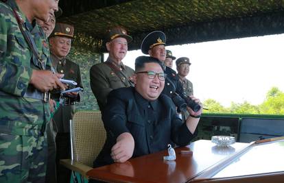 Sjeverna Koreja ispalila tri projektila, nisu najbolje završili