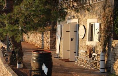 Festival umjetnosti, ljepote i kreativnosti u Staroj Novalji