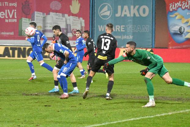 Susret Slaven Belupa i Vukovara 1991 u 14. kolu SuperSport HNL-a