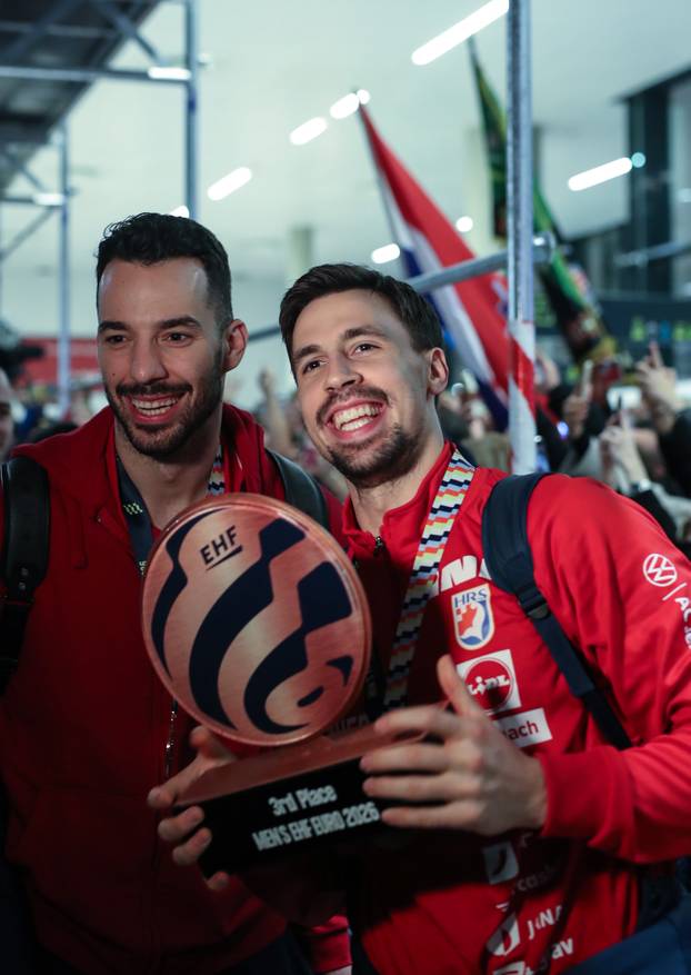 Doček brončanih rukometaša u Zračnoj luci Franjo Tuđman