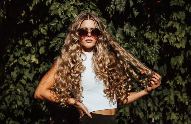 Ilustracije kovrčave kose