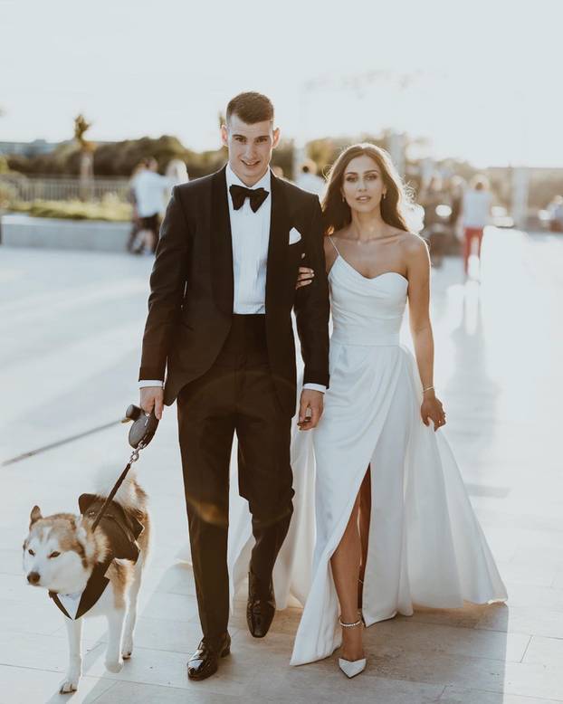 FOTO Bivša klizačica osvojila je Livakovića. Skrivala je trbuh na utakmici, sad su dobili prinovu