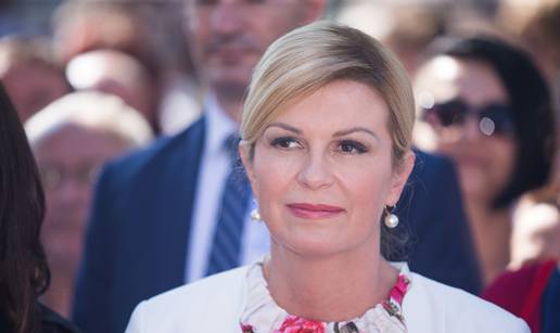 Kolinda 'utješila' učenike bez dvorane: 'Zato imate livadu...'