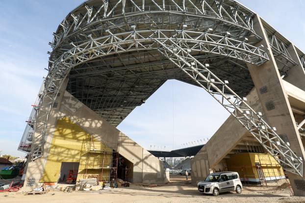 Zagreb: Počelo postavljanje stolica na sjevernoj tribini stadiona u Kranjčevićevoj