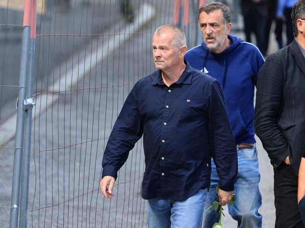 Zagreb: Posljedni ispraćaj novinara Roberta Valdeca 