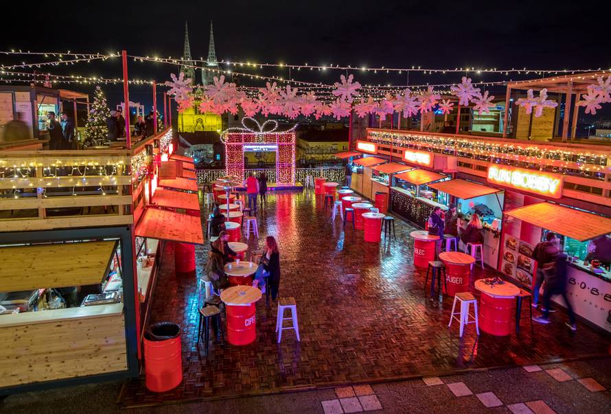 'Milan Bandić je morao ići na natječaj za adventske kućice’