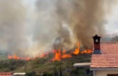 VIDEO Požar u Splitu: 'Situacija je puno bolja, ali je požar i dalje aktivan. Radimo na sanaciji'