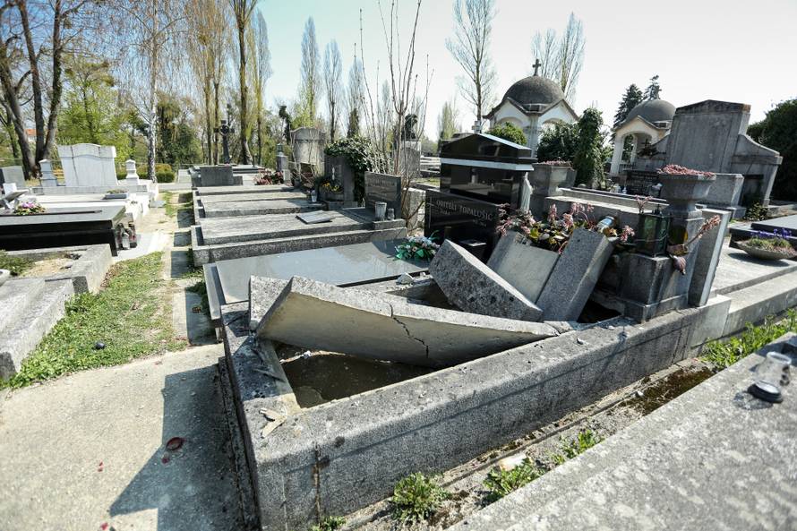 Mirogoj devastiran: U potresu oštećeno čak 6000 grobova...