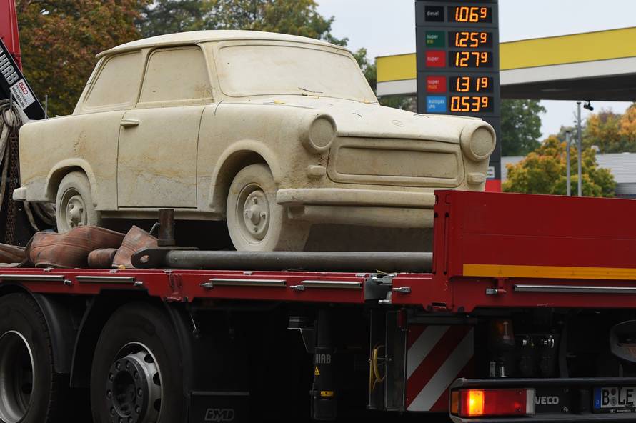 Sandstone Trabant car to be displayed at Motorworld Classics