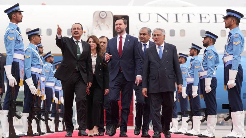 Svijet čeka odluku: JD Vance stigao u Pakistan na pregovore