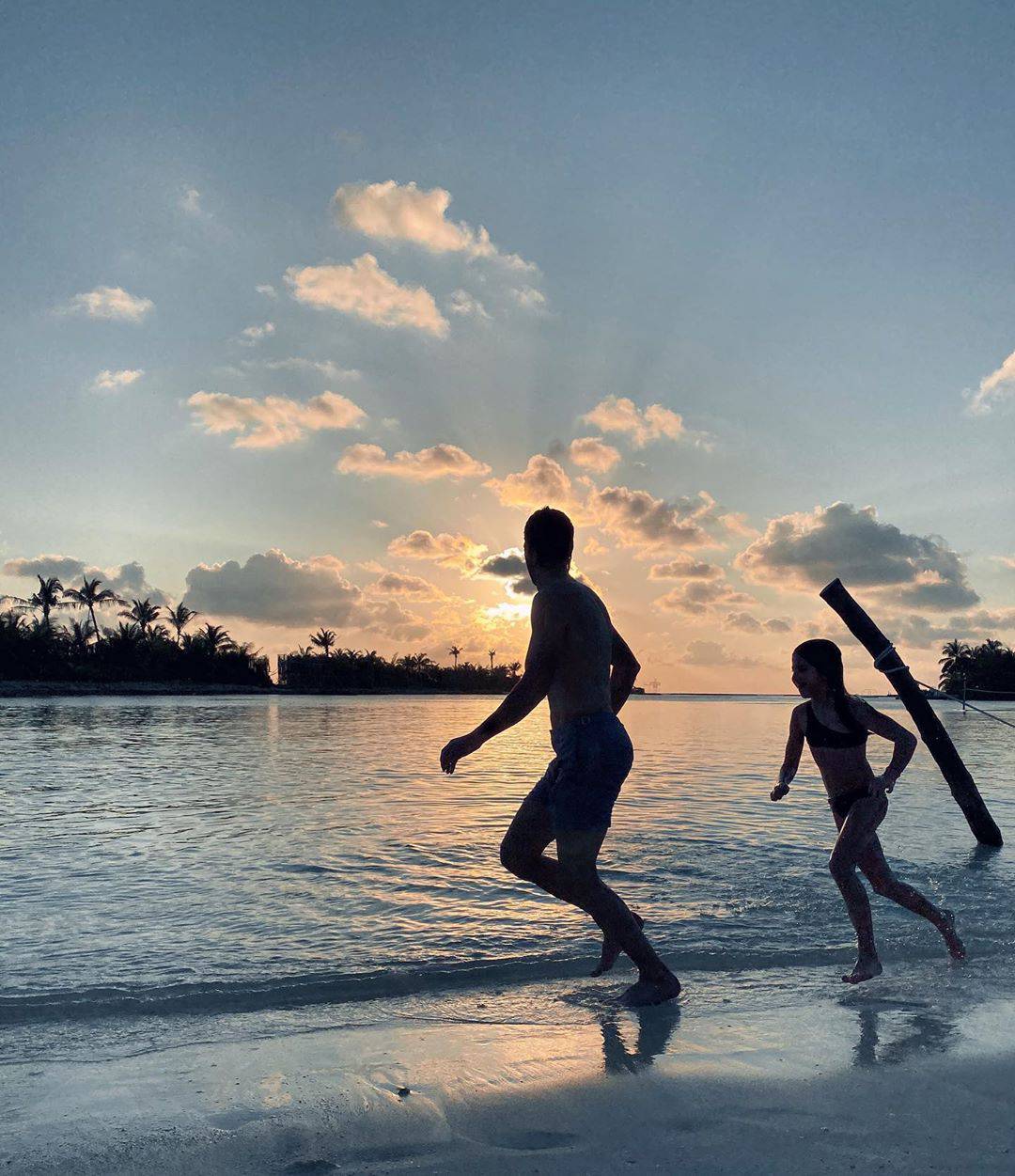 Vrban se sunča na Maldivima, a Mehun ispija koktele u Aziji...