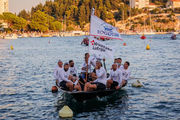 Ploče: Pobjednici ovogodišnjeg Maratona lađa je ekipa iz Zagreba