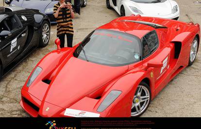 Na predstavljanju igrice  Forza Motorsport 4 bio i Ferrari Enzo
