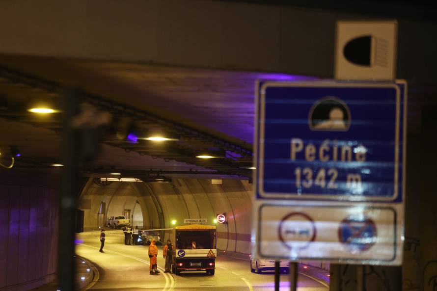 Rijeka: Dvije osobe poginule u prometnoj nesreći u tunelu Pećine