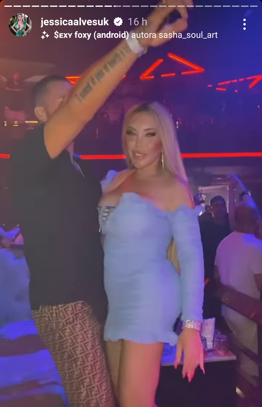 Bivši 'ljudski' Ken sad je žena i uživa s dečkom na odmoru