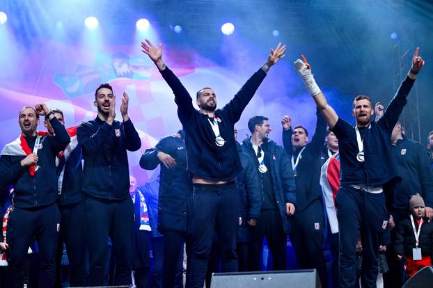 Zagreb: Marko Perković Thompson nastupio na svečanom dočeku hrvatske rukometne reprezentacije