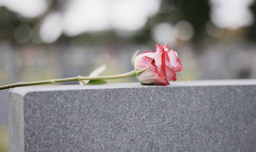 Sje&cacute;anje koje nikad ne blijedi: Foto-Kem nudi personalizirane slike  na spomenicima