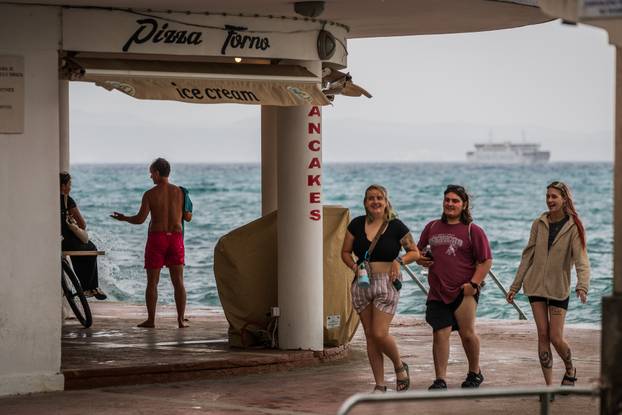 Split: Jako jugo puše na Jadranu, poslijepodne na Bačvicama