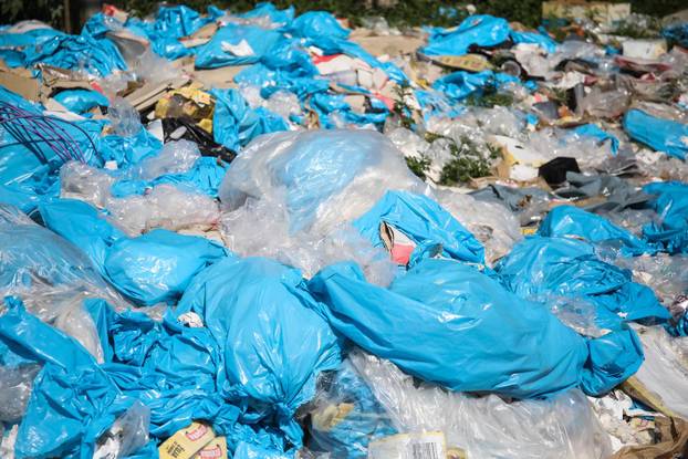 Zagreb: Mjesec dana nakon Thompsonovog koncerta na Hipodromu još uvijek nije odvezeno smeće