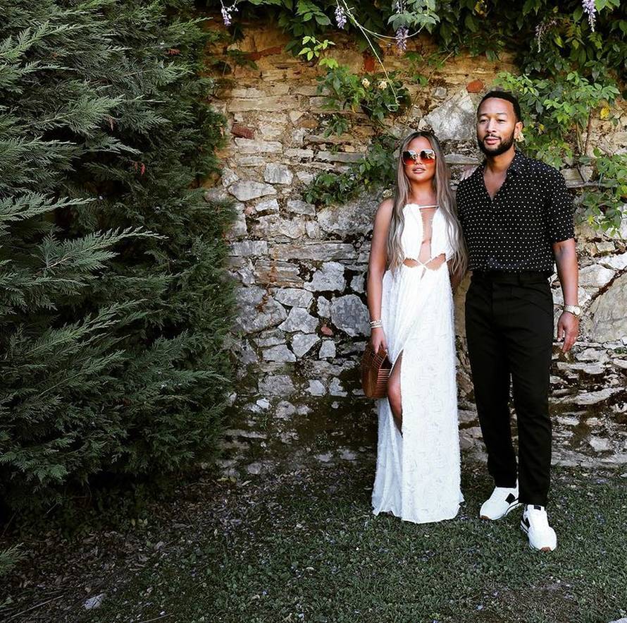 Chrissy Teigen pobjegla u Italiju nakon skandala o zlostavljanju