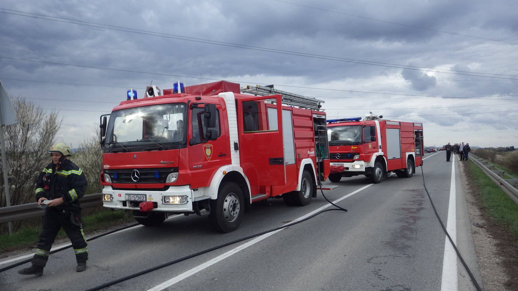 Buktinja na cesti: Zapalio se ZET-ov bus kod Velike Gorice