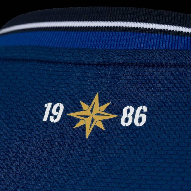 FOTO Dinamo prvi put zaigrao u četvrtom dresu! Dizajnirao ga je autor himne Bad Blue Boysa