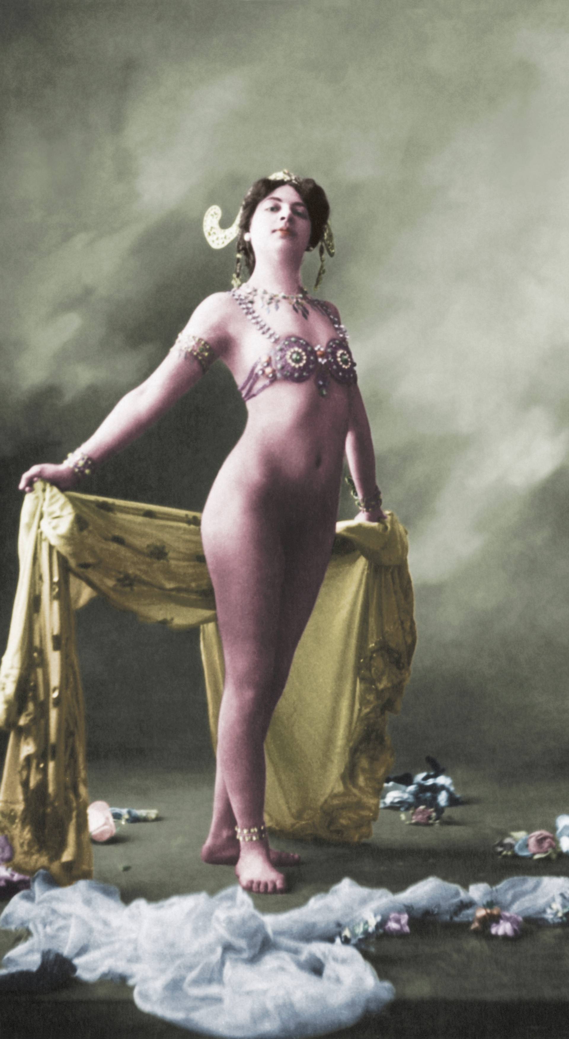 Mata Hari als Nackttänzerin / Foto