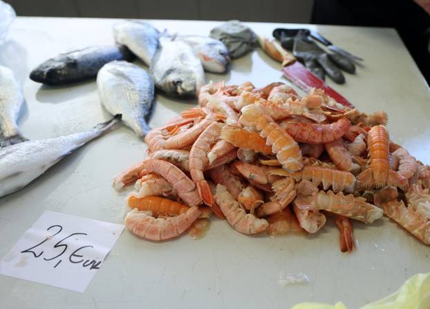 Šibenik: Bogata ponuda u šibenskoj ribarnici