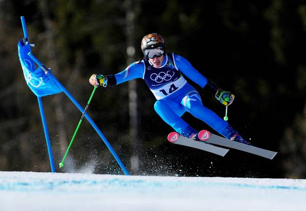 FILE PHOTO: Alpine Skiing - Women's Giant Slalom Run 2