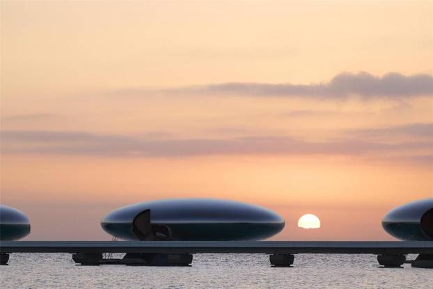 FOTO Shebara Resort je dragulj moderne arhitekture! Spavate u 'školjki' koja pluta na moru...