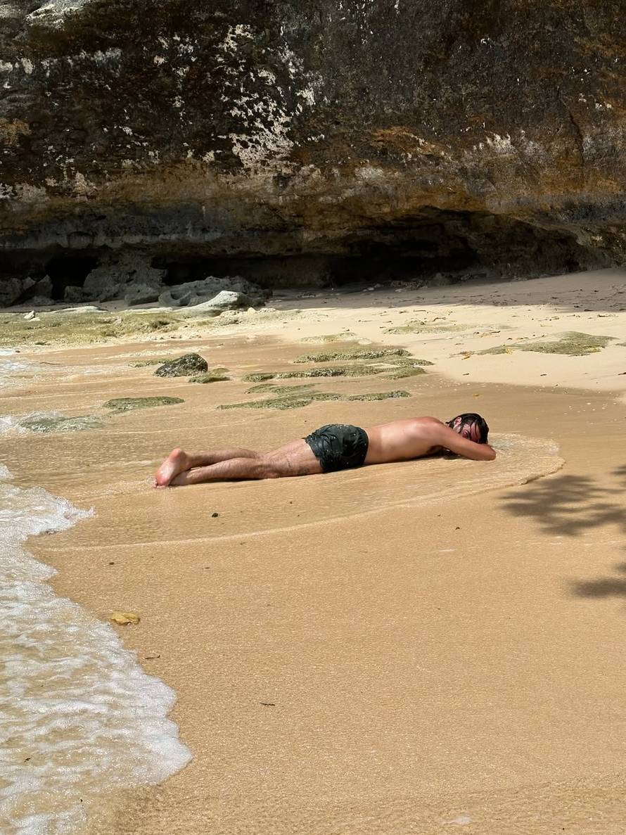 Nova ljubav? Šime nakon Maje u društvu atraktivne plavuše: 'Šetali su se i držali za ruke'
