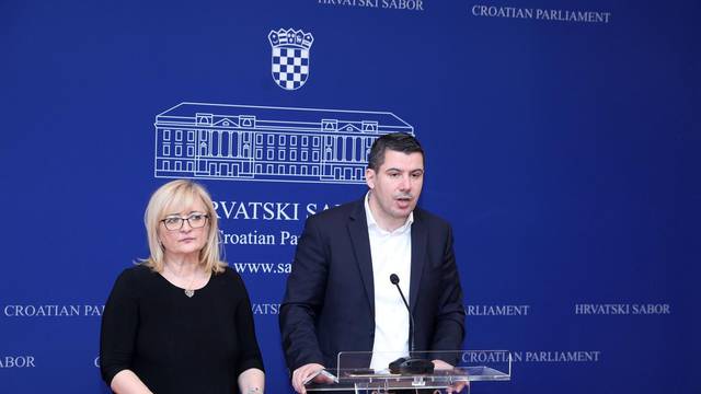 Zagreb: U Saboru je odrÅ¾ana Konferencija za medije Kluba zastupnika Mosta