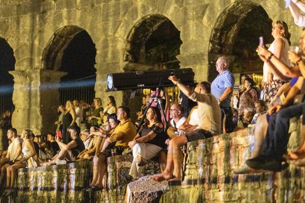 Pula: Parni valjak održao koncert u prepunoj Areni 