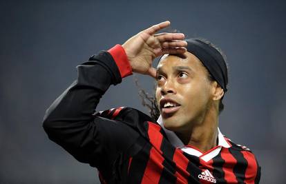 Ronaldinho uoči derbija s Interom divlje tulumario