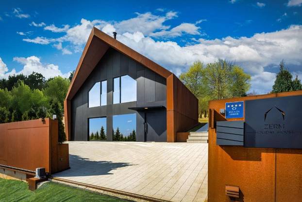 FOTO Luksuz u Gorskom kotaru: Planinska kuća koja mami na bijeg u svim godišnjim dobima