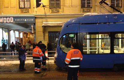 Tramvaj na Črnomercu udario pješaka, prevezen je u bolnicu