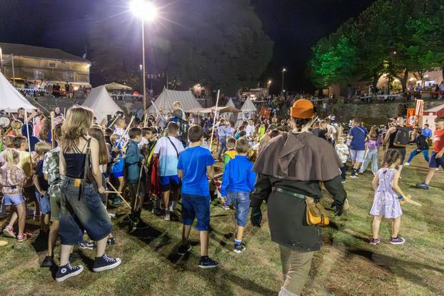 Otvoren je  13. Srednjovjekovni festival u Svetvinčentu