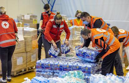 Crveni križ prikupio 25 mil. kuna i podijelio 42 tone hrane, 70 tisuća litara vode, 8000 obroka