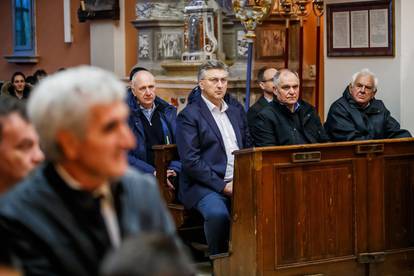 Svirče: Andrej Plenković sudjelovao u višestoljetnoj tradiciji procesije "Za križen"