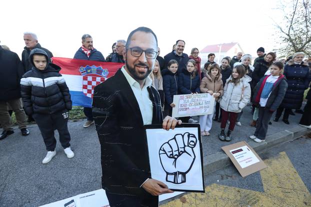 Zagreb: U organizaciji roditelja učenika osnovne škole Donji Dragonožec održan 3. bojkot nastave