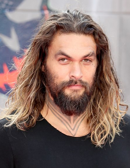 Jason Momoa je presiromašan da bi odletio kući u pauzi serije